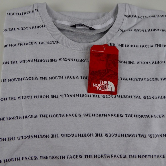 The North Face Allover Logo Print T-Shirt TNF NWT - Picture 3 of 6
